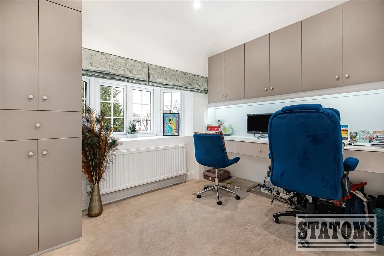 High Road, Whetstone, London, N20 9PT, photo 16