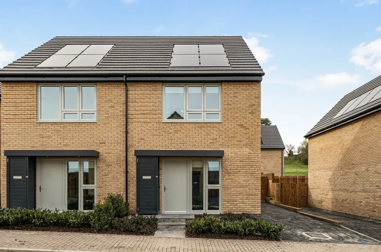 2 bed house to rent — Copper Coin Close, Barrowford