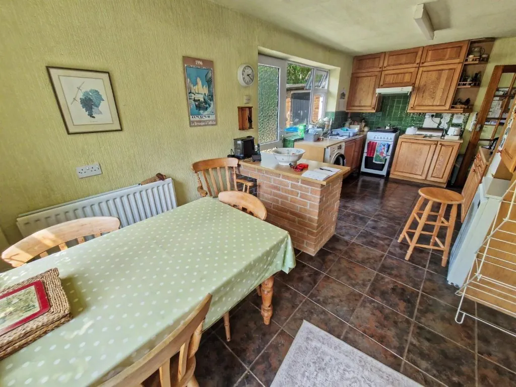 Sawbridge Road, Grandborough, photo 16