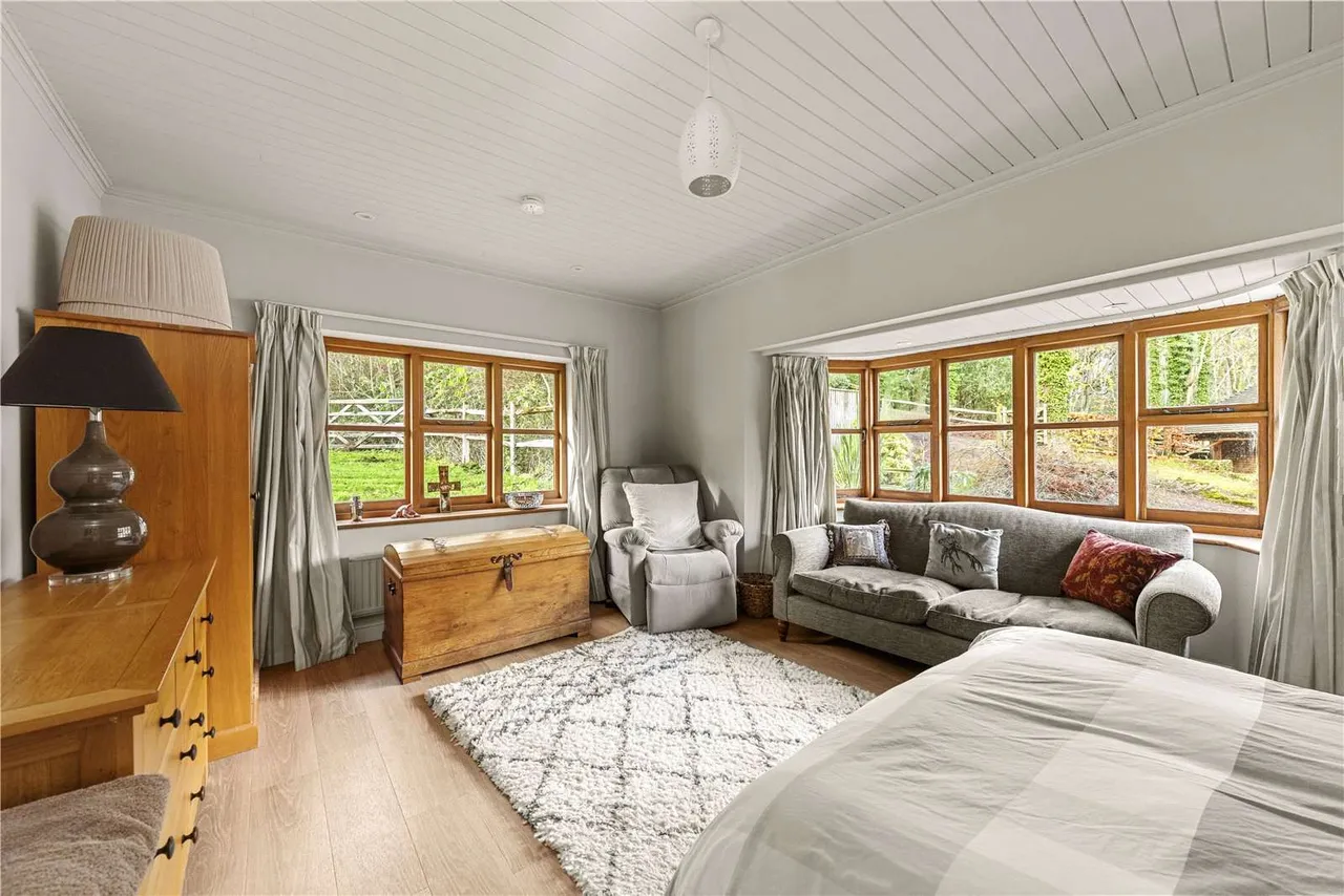 Roundhurst Lane, Haslemere, West Sussex, GU27 3BN, photo 12