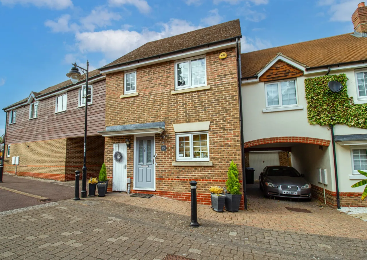3 bed house for sale — The West Hundreds, Fleet, GU51 1ER