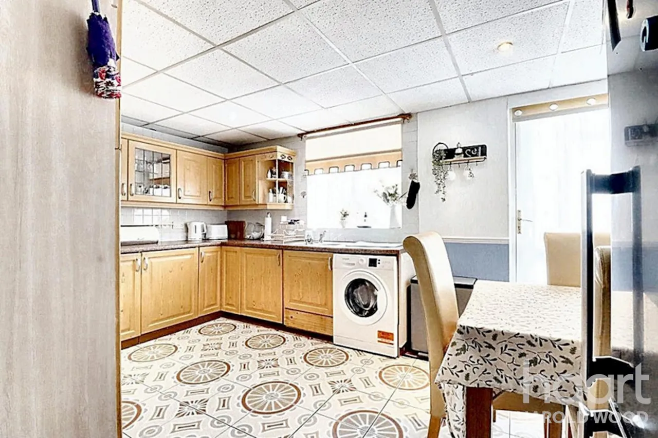 Mimosa Close, Harold Hill, RM3, photo 2