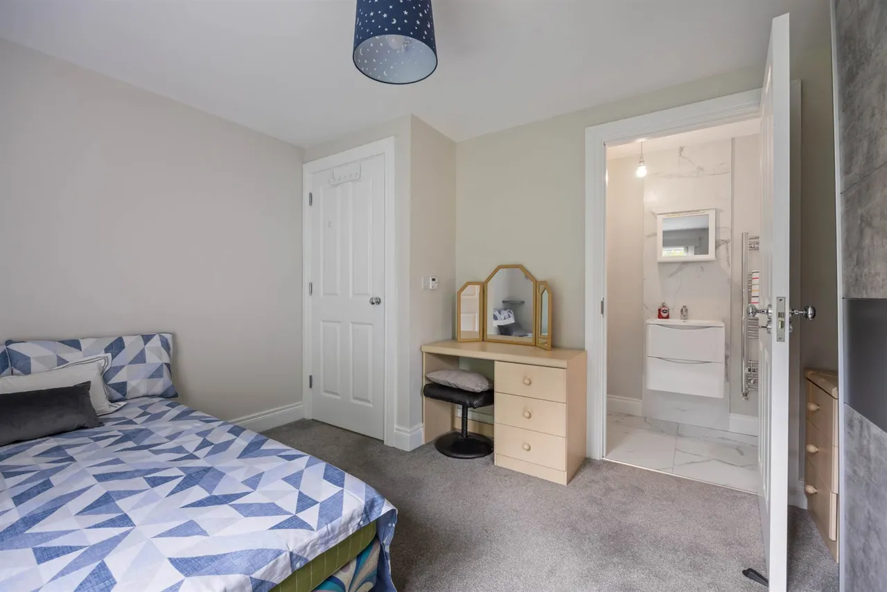Upper Newtownards Road, Ballyhackamore, BT4, photo 11
