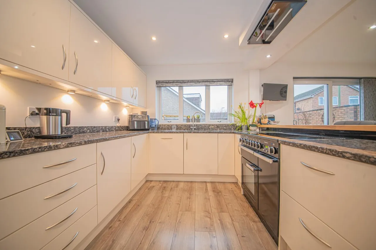 1 Noyce Drive, Fair Oak, EASTLEIGH, Hampshire, SO50 7LT, photo 4