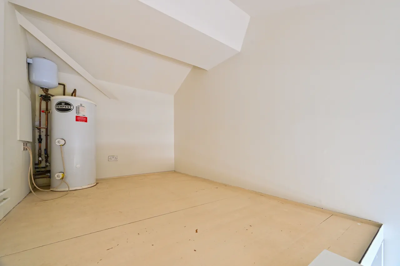 Flat 551 Manhattan Building, Bow Quarter, London, photo 8