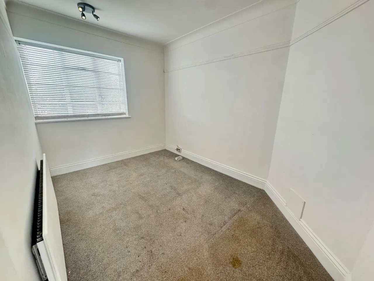 Byron Mansions, Upminster, RM14, photo 5