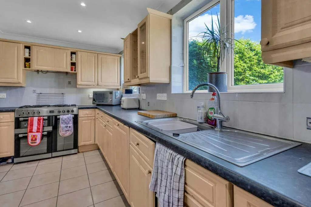 Mackenders Close, Eccles, ME20, photo 9