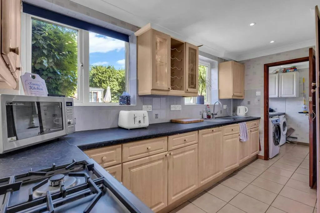 Mackenders Close, Eccles, ME20, photo 3