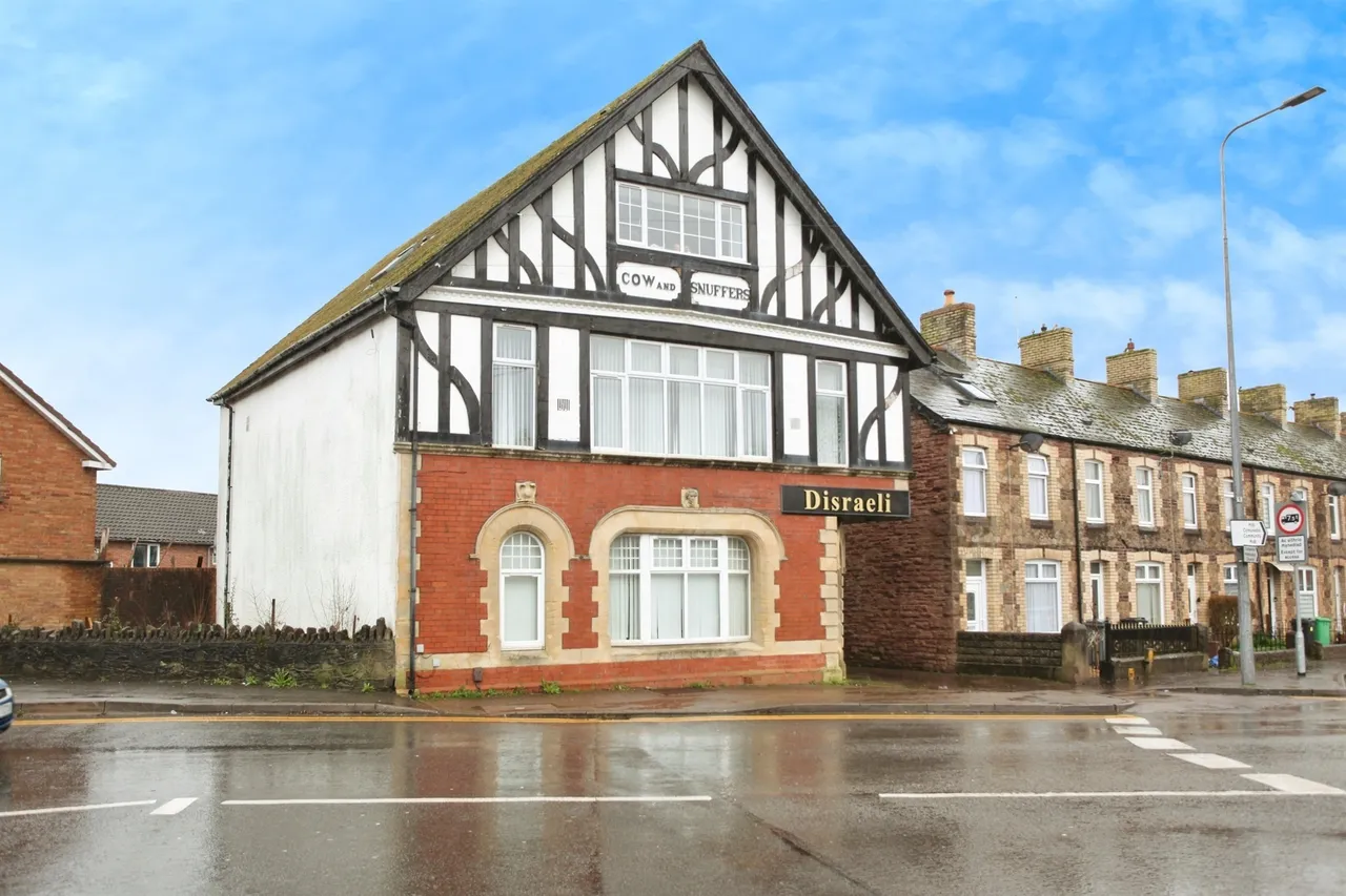 2 bed house for sale — Gabalfa Road, Cardiff