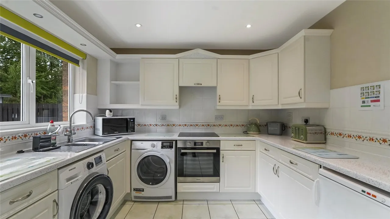 The Muirs, Tullibody, Alloa, Clackmannanshire, FK10, photo 8