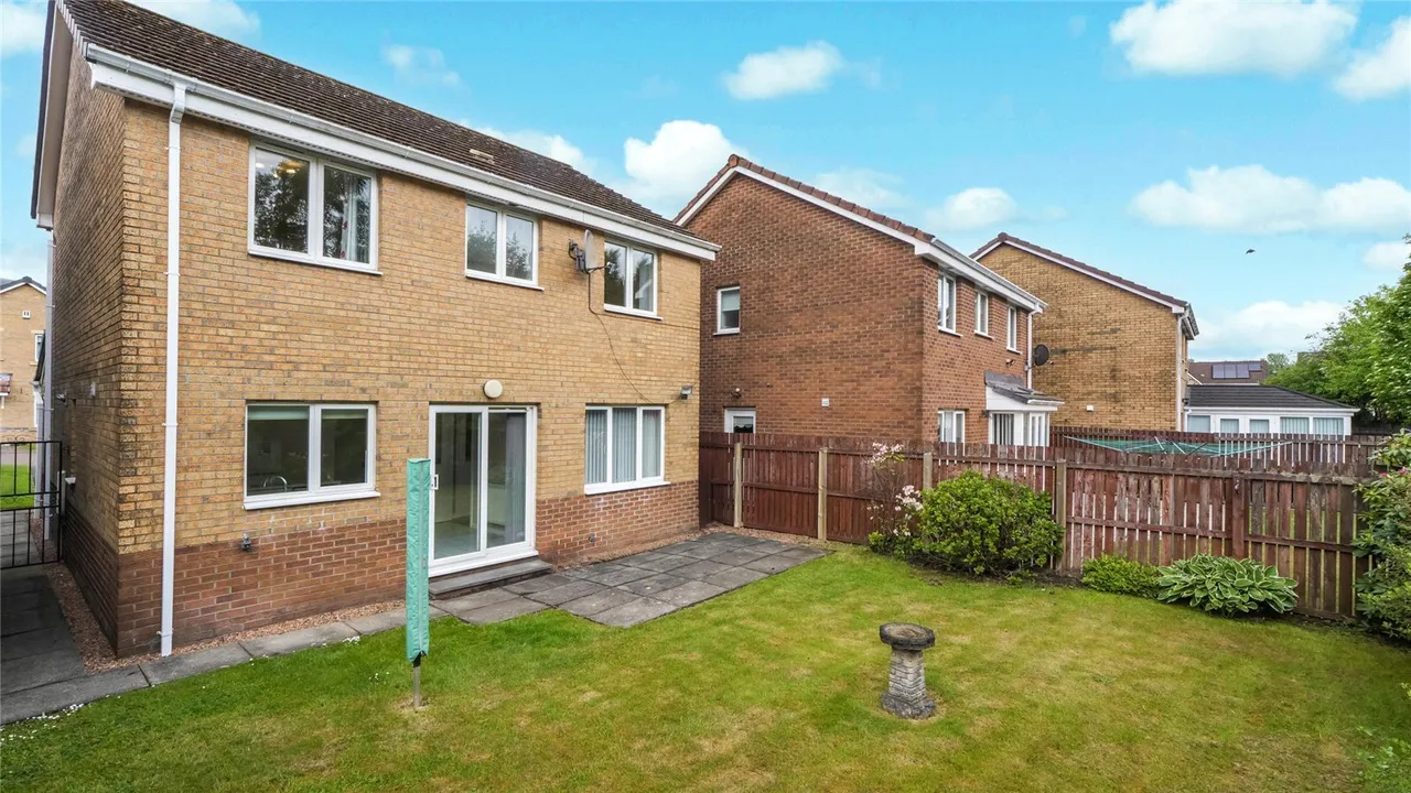 The Muirs, Tullibody, Alloa, Clackmannanshire, FK10, photo 17
