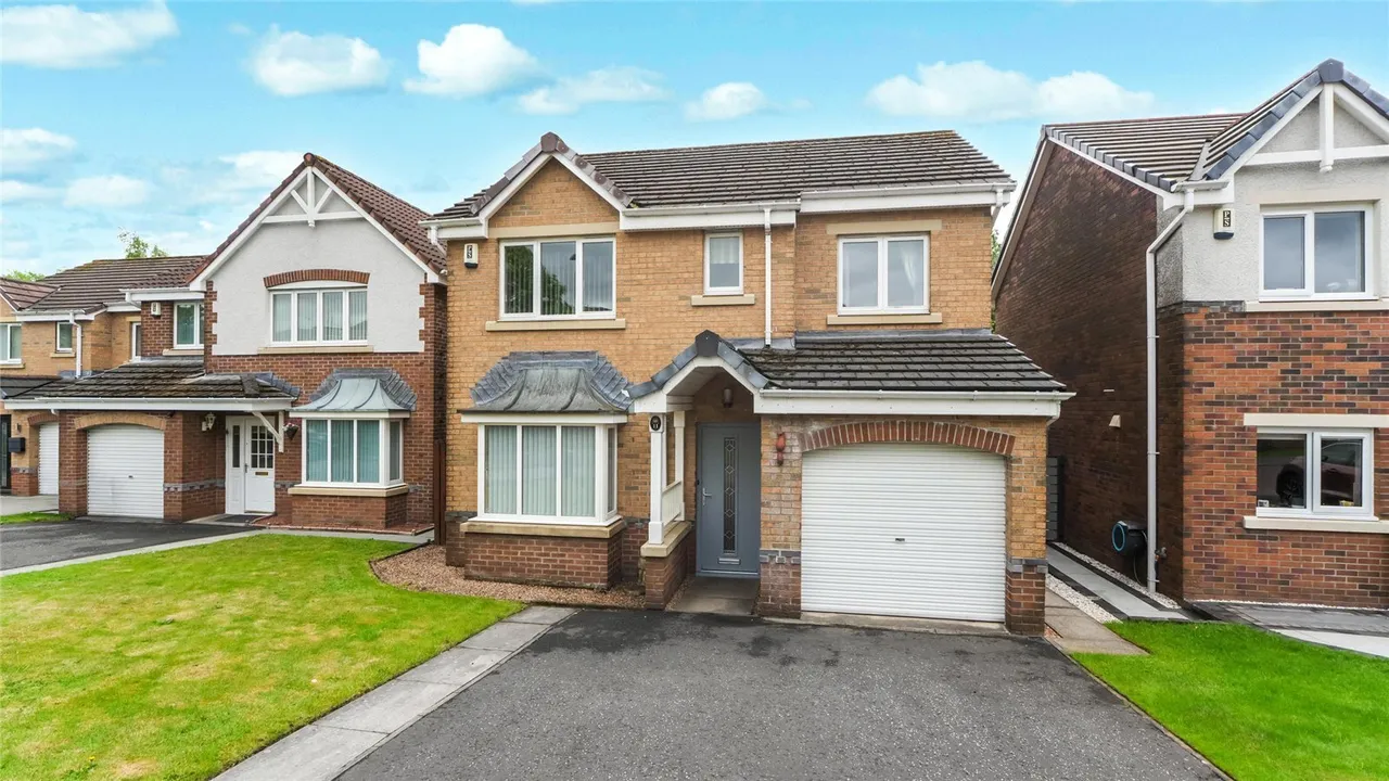 4 bed house for sale — The Muirs, Tullibody, Alloa, Clackmannanshire, FK10