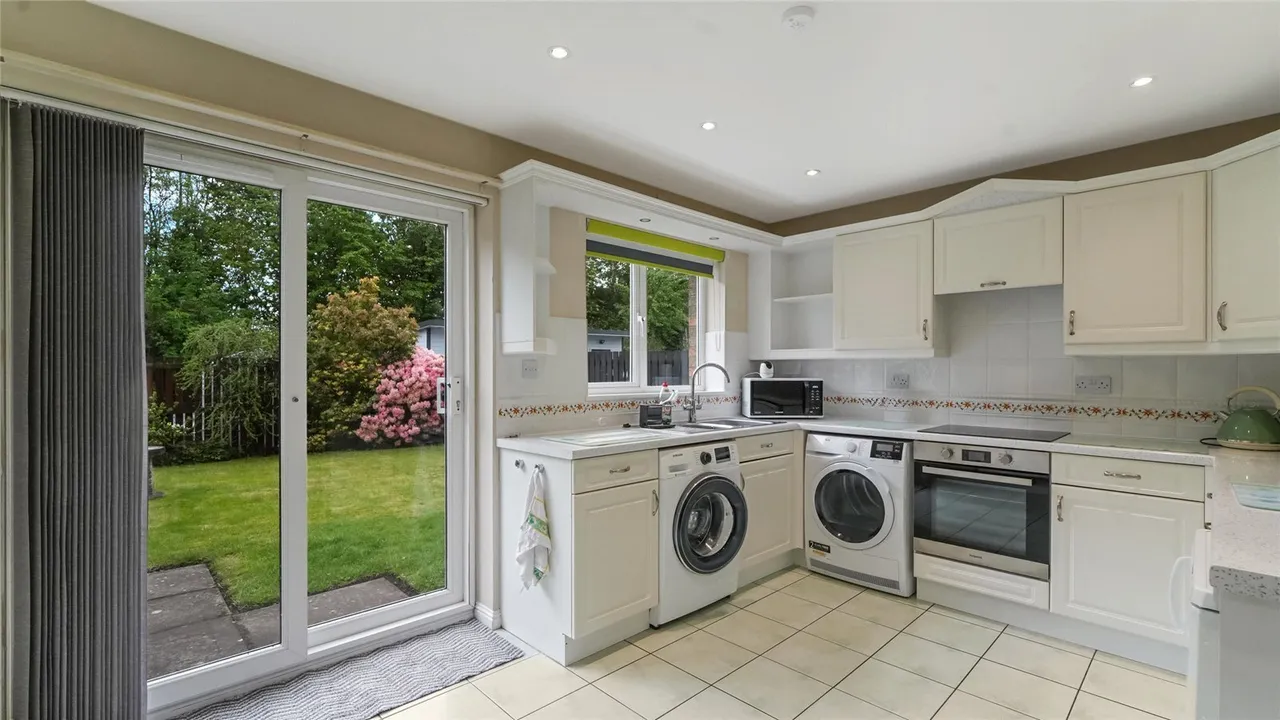 The Muirs, Tullibody, Alloa, Clackmannanshire, FK10, photo 7