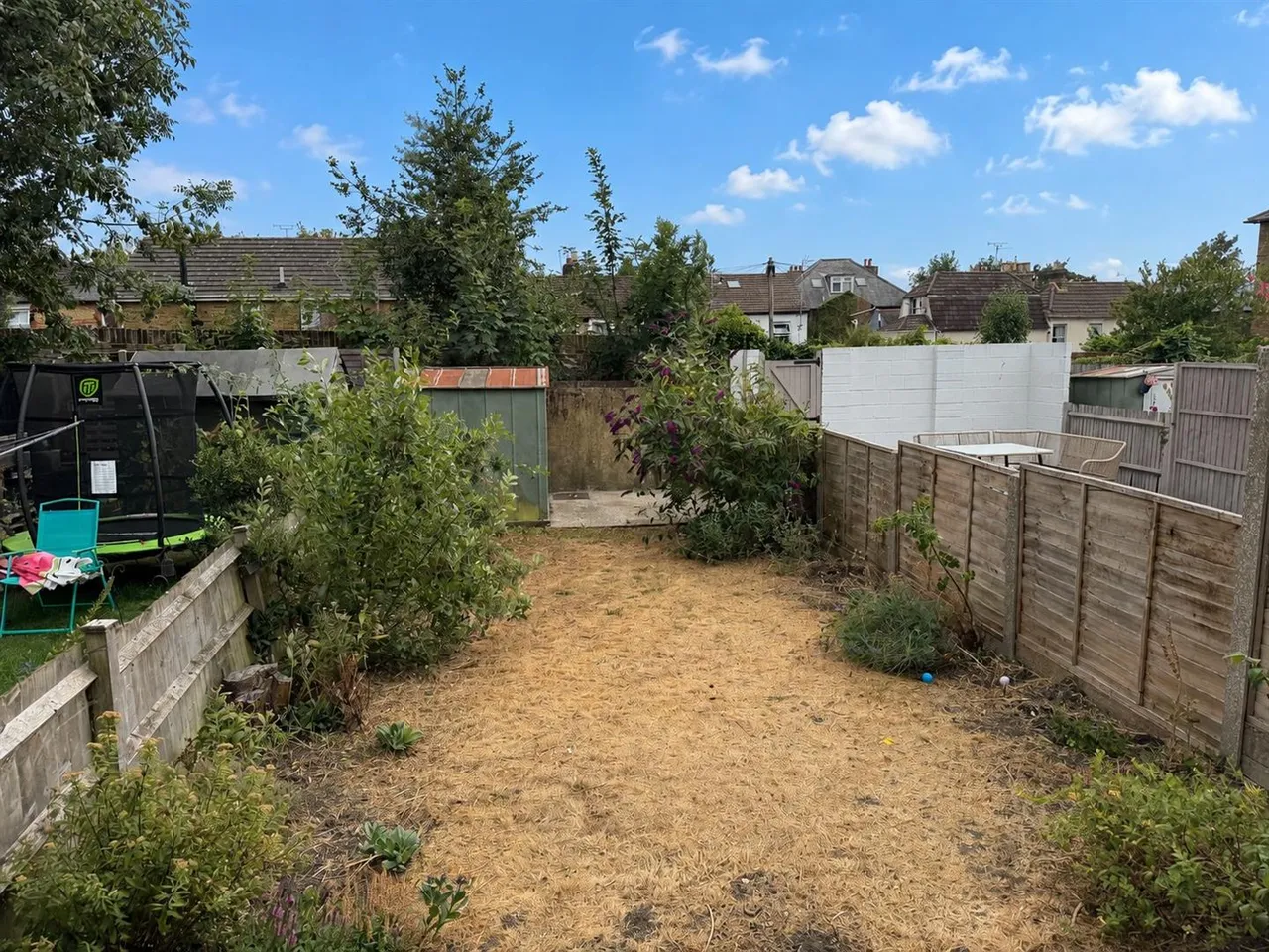 Salisbury Road, Penenden Heath, photo 13