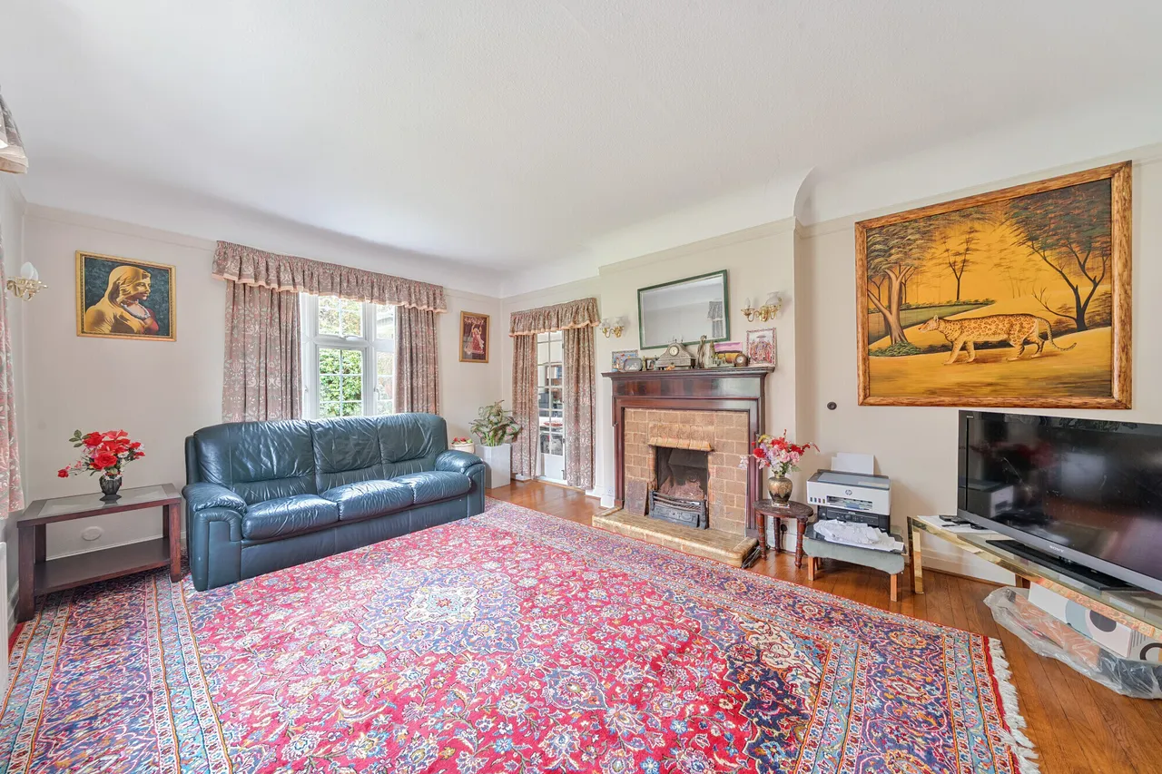 Copsem Drive, Esher, KT10, photo 6