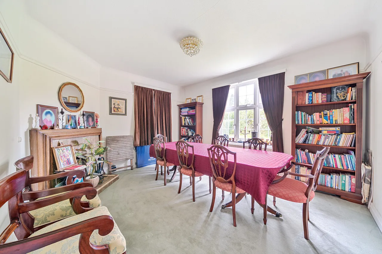 Copsem Drive, Esher, KT10, photo 5