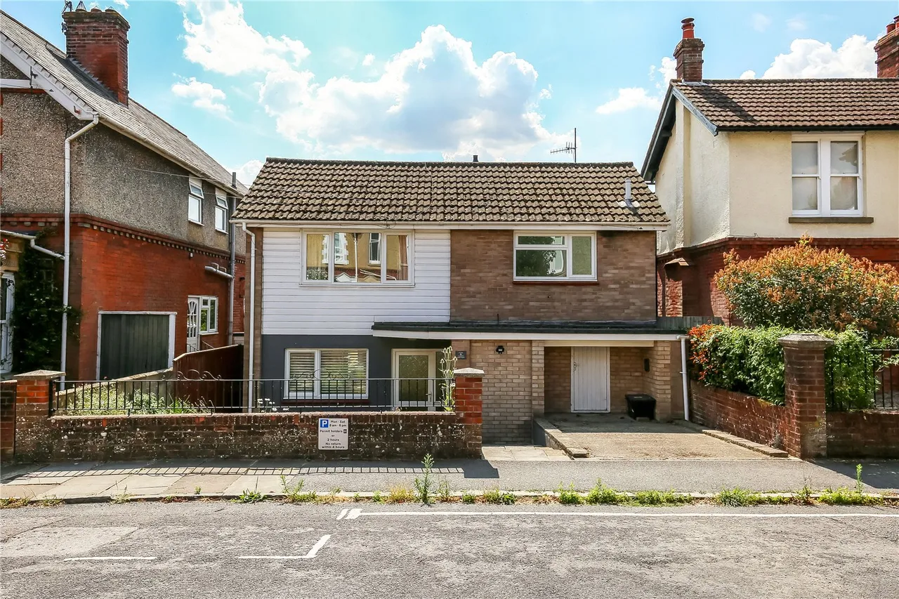 3 bed house for sale — Victoria Road, Salisbury, Wiltshire, SP1 3NG