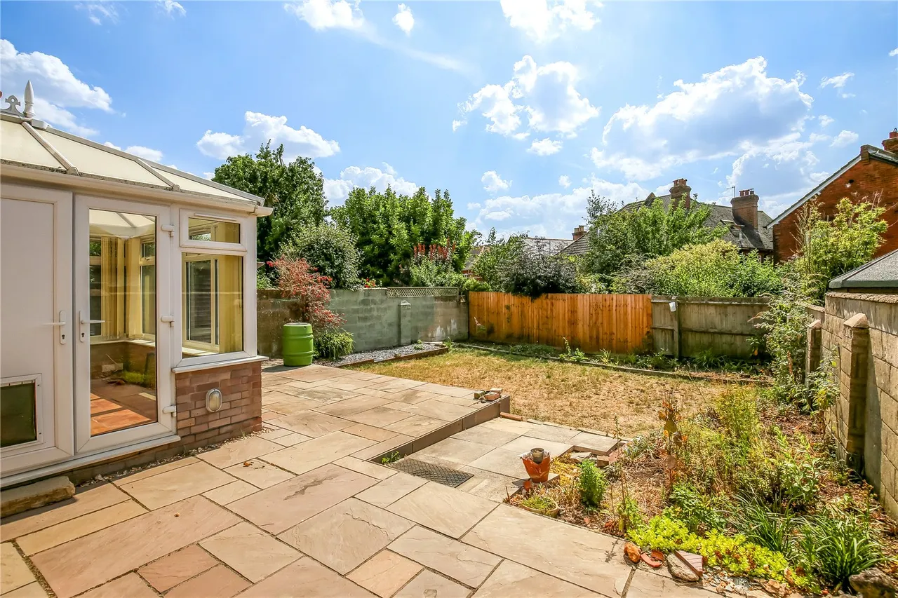 Victoria Road, Salisbury, Wiltshire, SP1 3NG, photo 2
