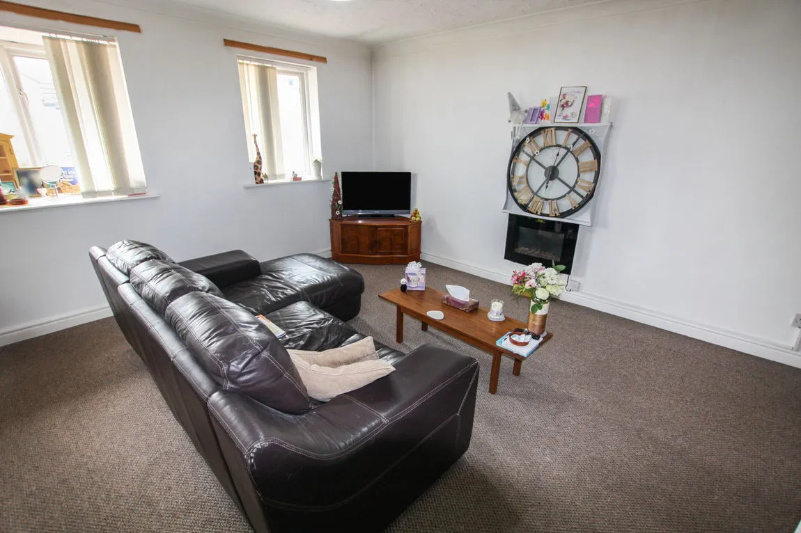 Clwyd Avenue, Prestatyn, Denbighshire, LL19 9NJ, photo 3
