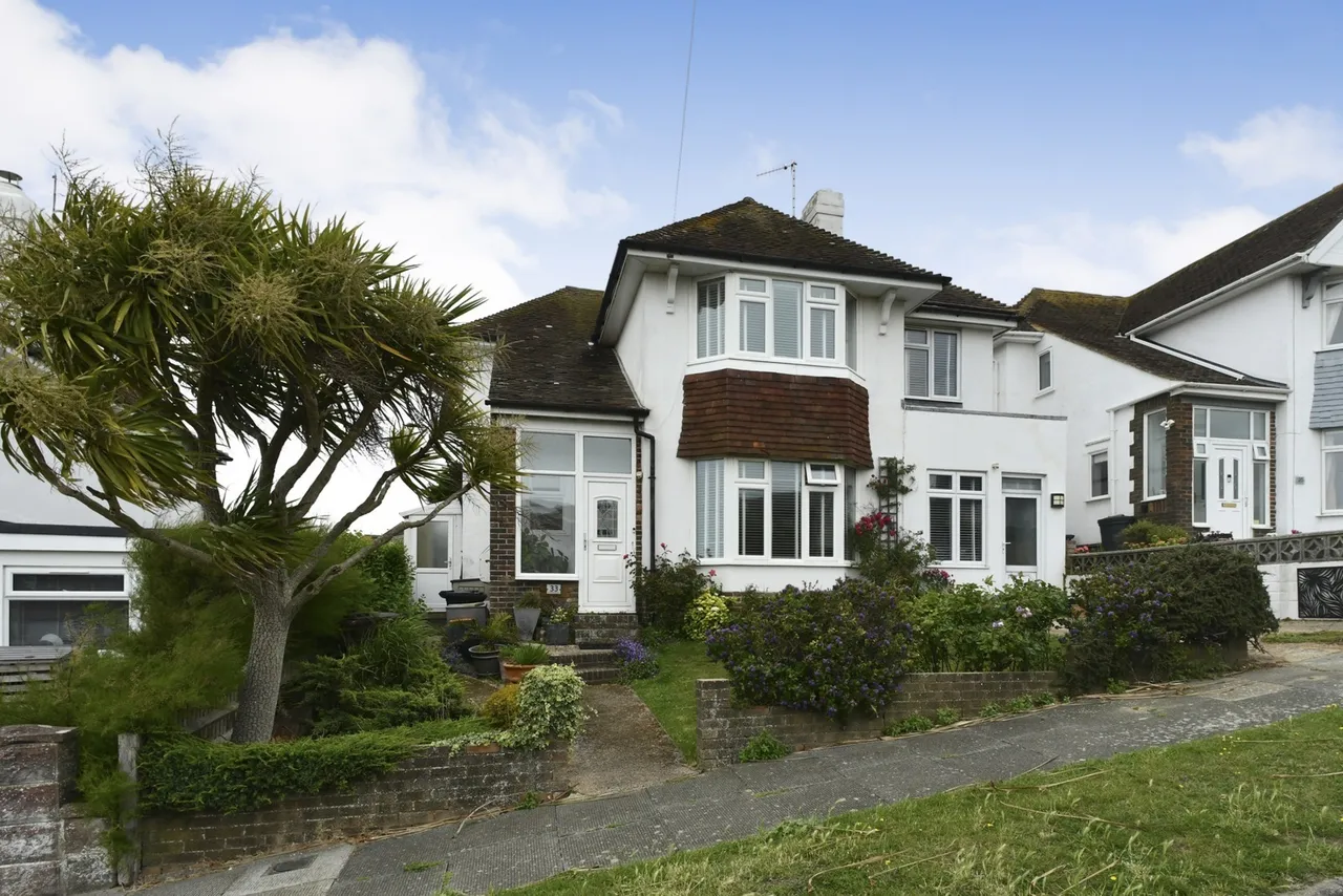 4 bed property for sale, Linchmere Avenue, Saltdean, BN2