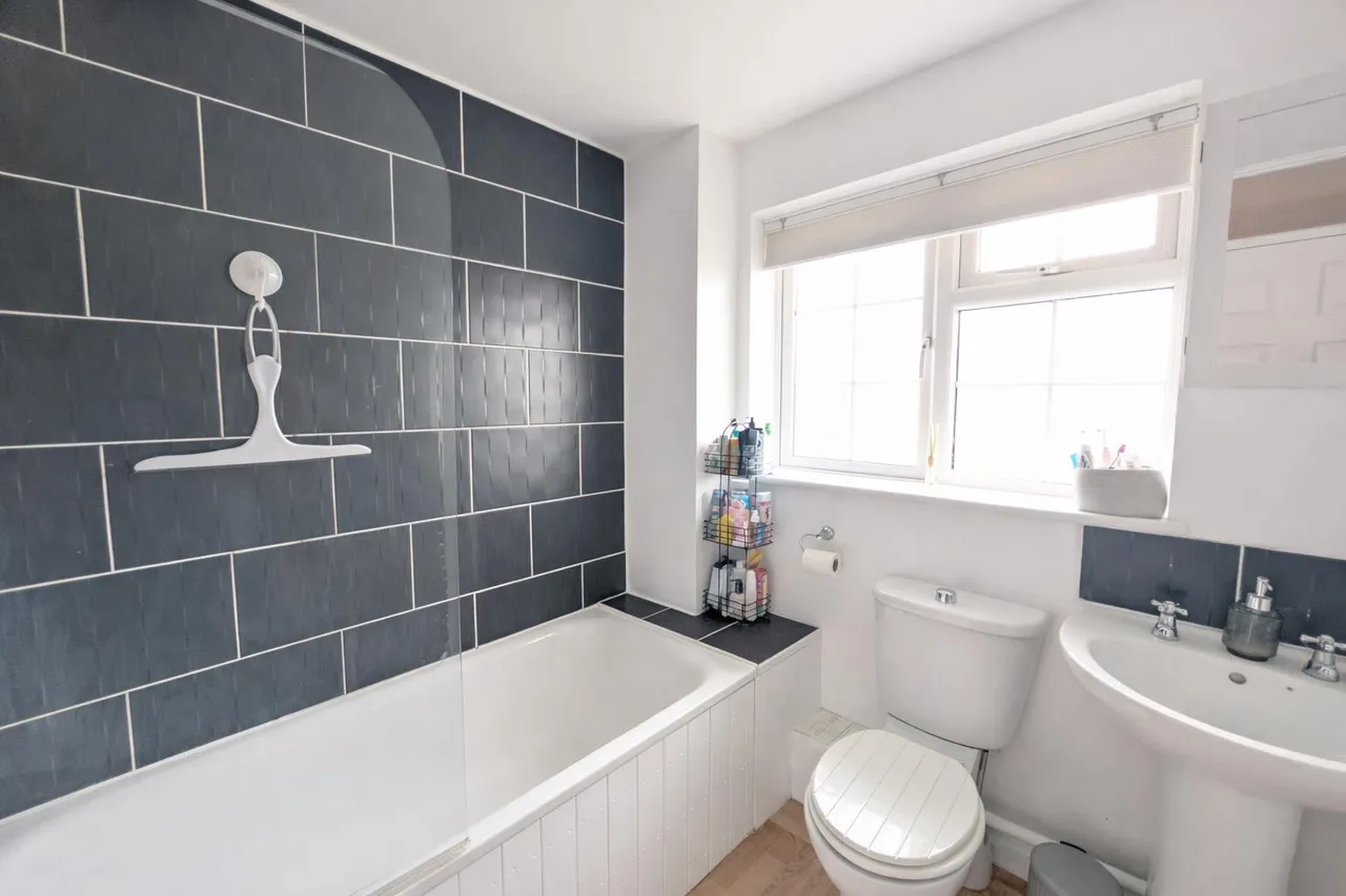 Warburton Close, Uckfield, TN22 1TN, photo 11