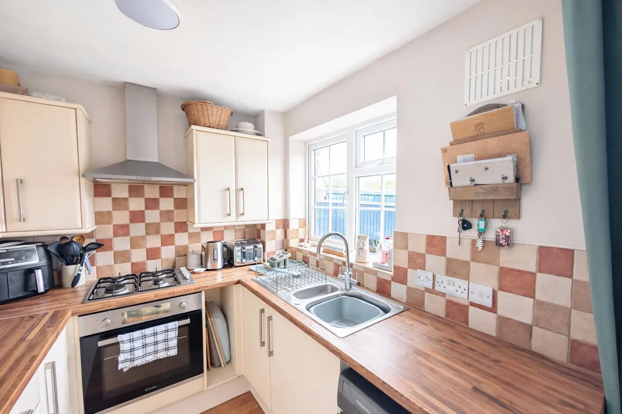 Warburton Close, Uckfield, TN22 1TN, photo 6