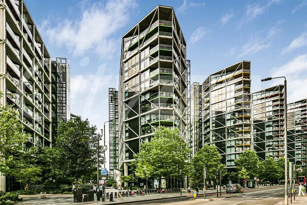 1 bed property for sale — 3 Riverlight Quay, London, SW11 8AU