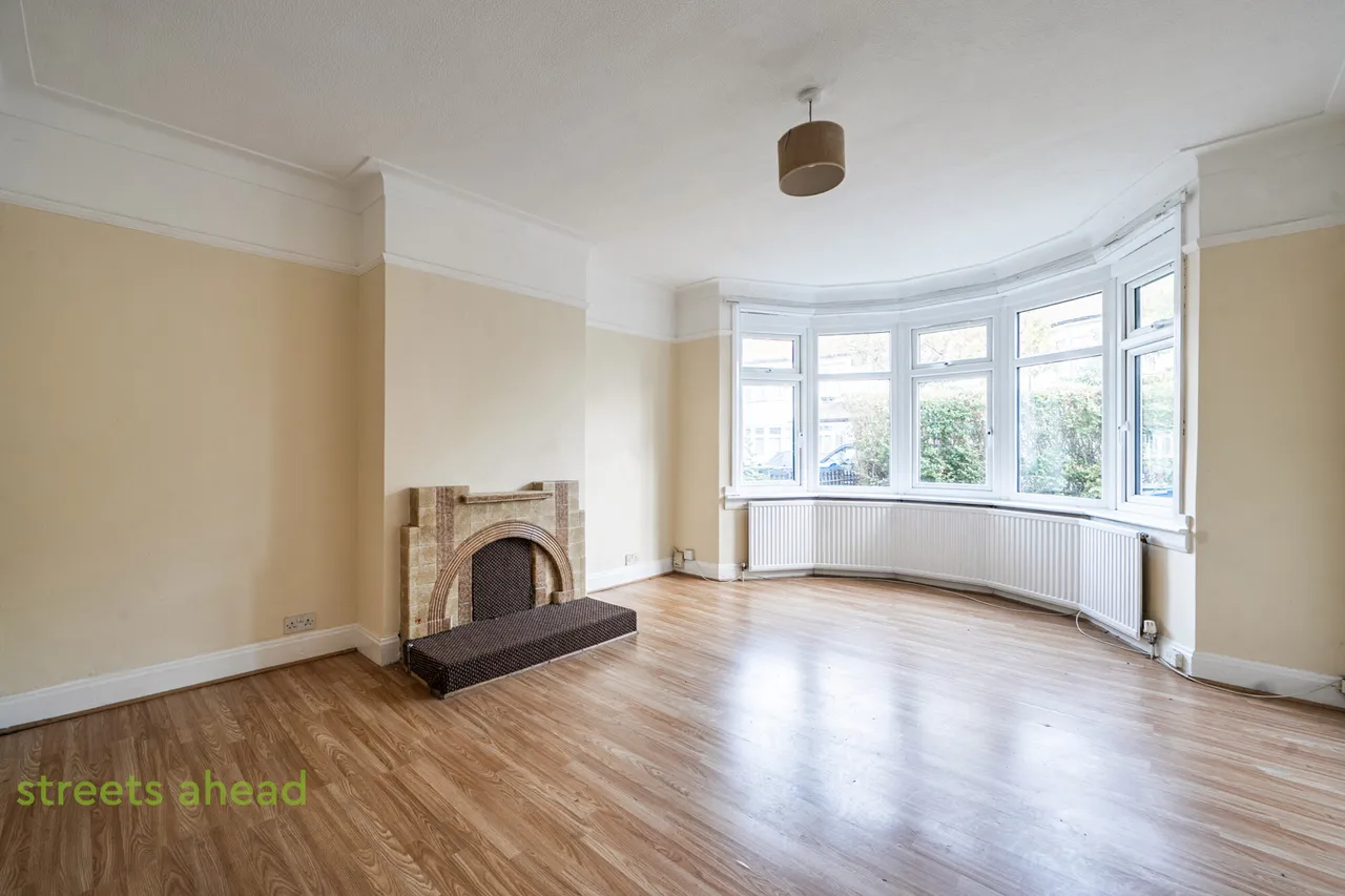 Redford Avenue, Thornton Heath, CR7, photo 2