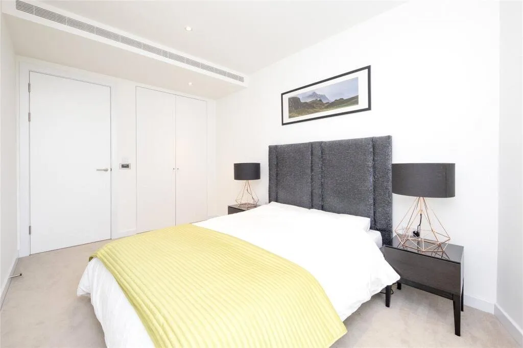 Wandsworth Road, Nine Elms, SW8, photo 5