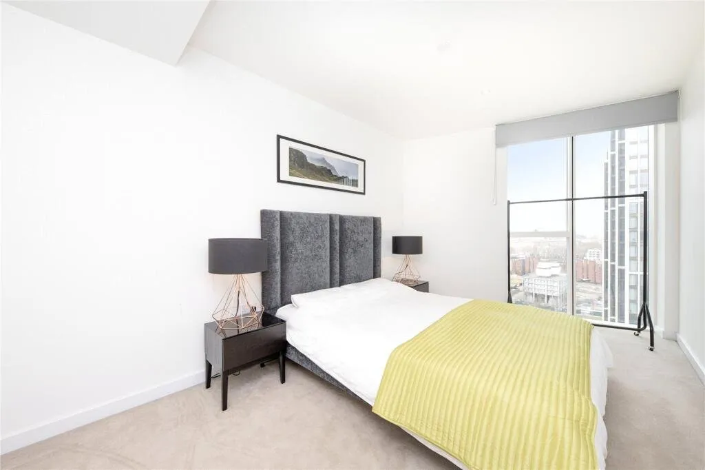 Wandsworth Road, Nine Elms, SW8, photo 6