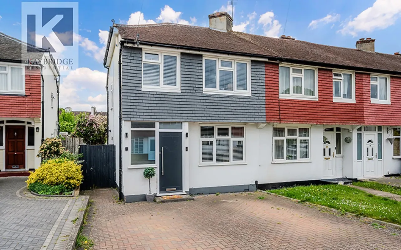 3 bed house for sale — Vincent Avenue, Surbiton, KT5