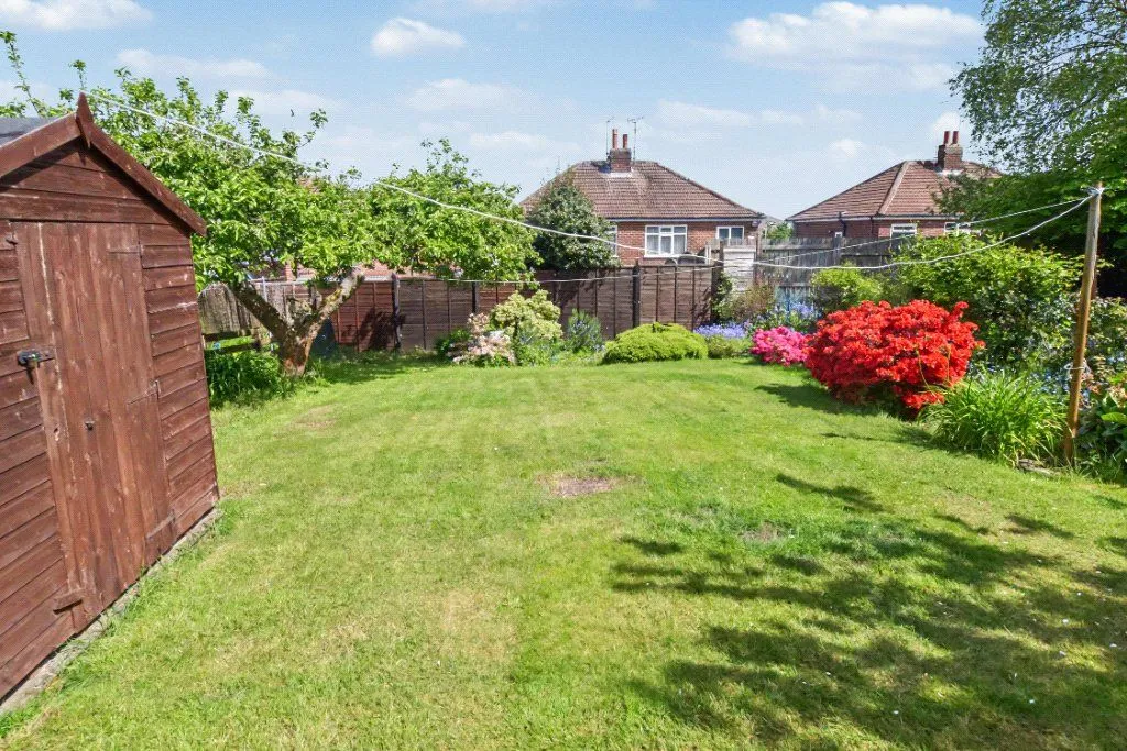 Armley Grange Oval, Leeds, LS12, photo 8