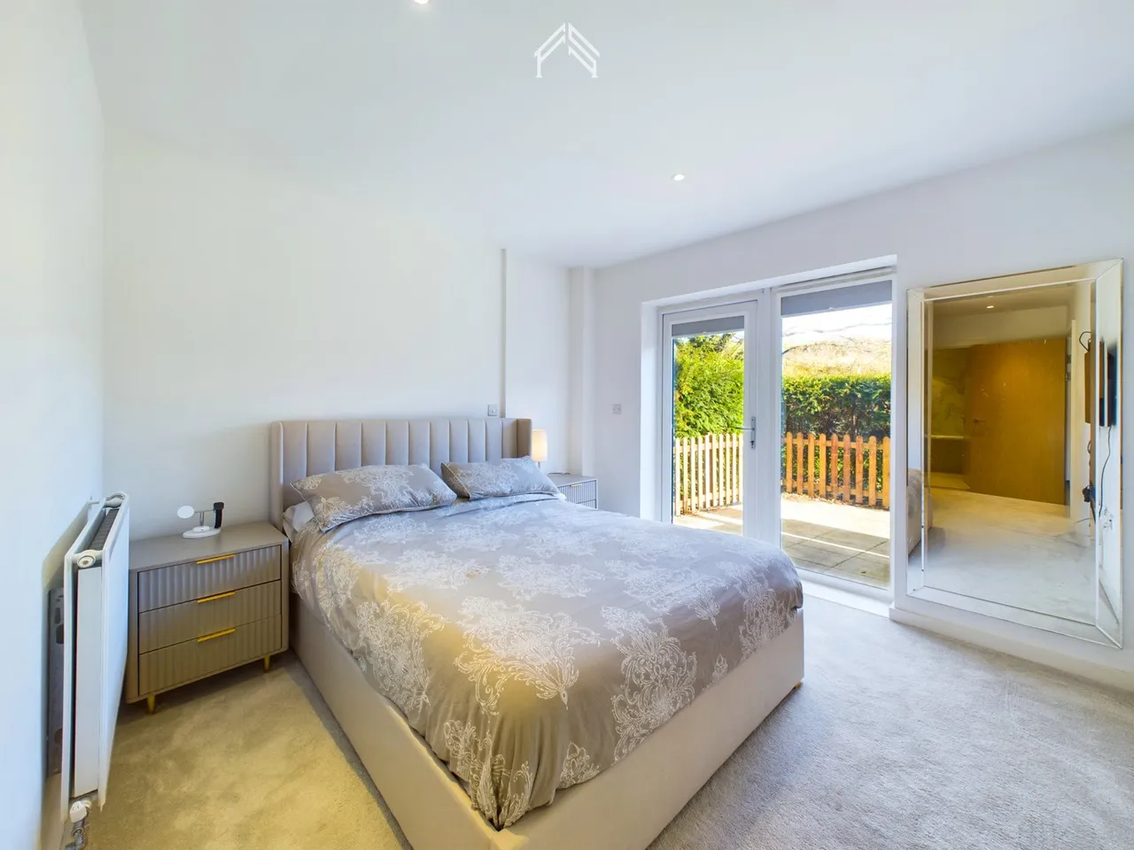 Royal Court, Stanmore HA7 1FT, photo 5