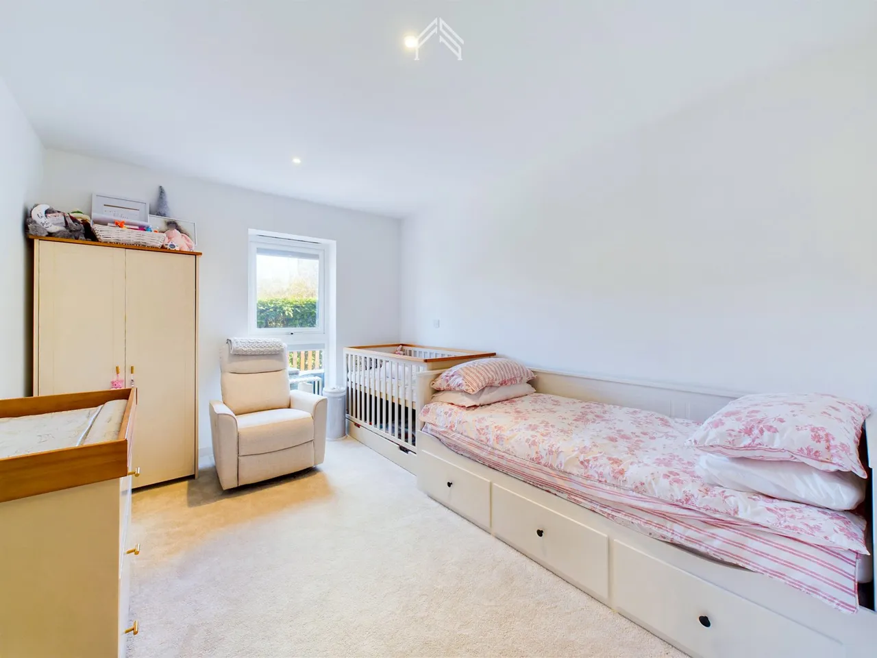 Royal Court, Stanmore HA7 1FT, photo 8