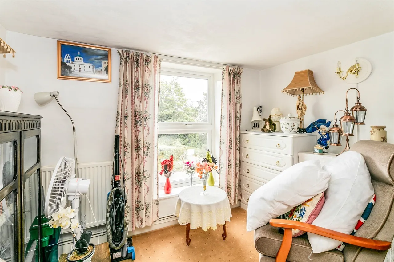 Main Street, Peasmarsh, TN31, photo 8