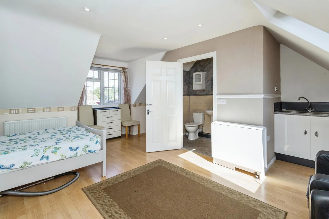 Marshall Road, Hayling Island, PO11, photo 10