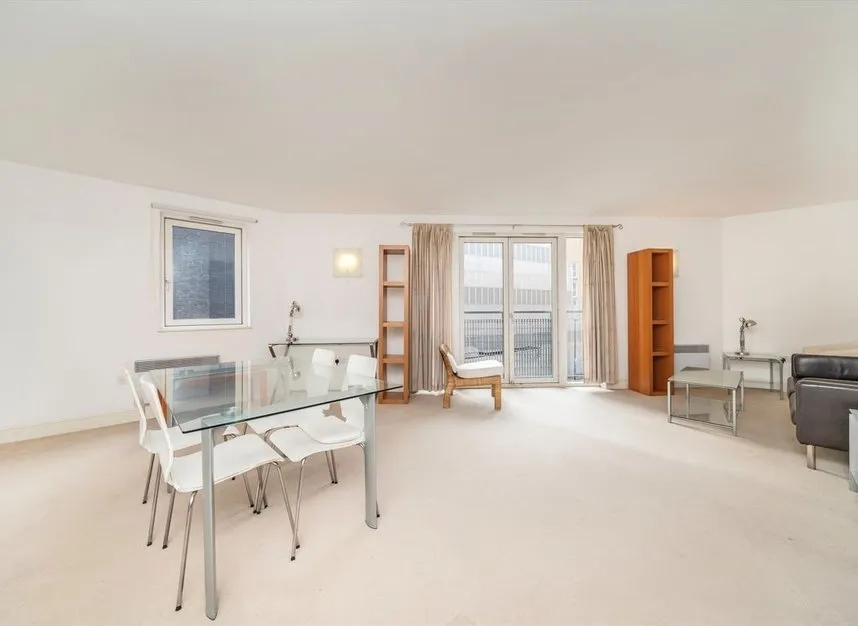 Plumbers Row, Aldgate, E1, photo 2