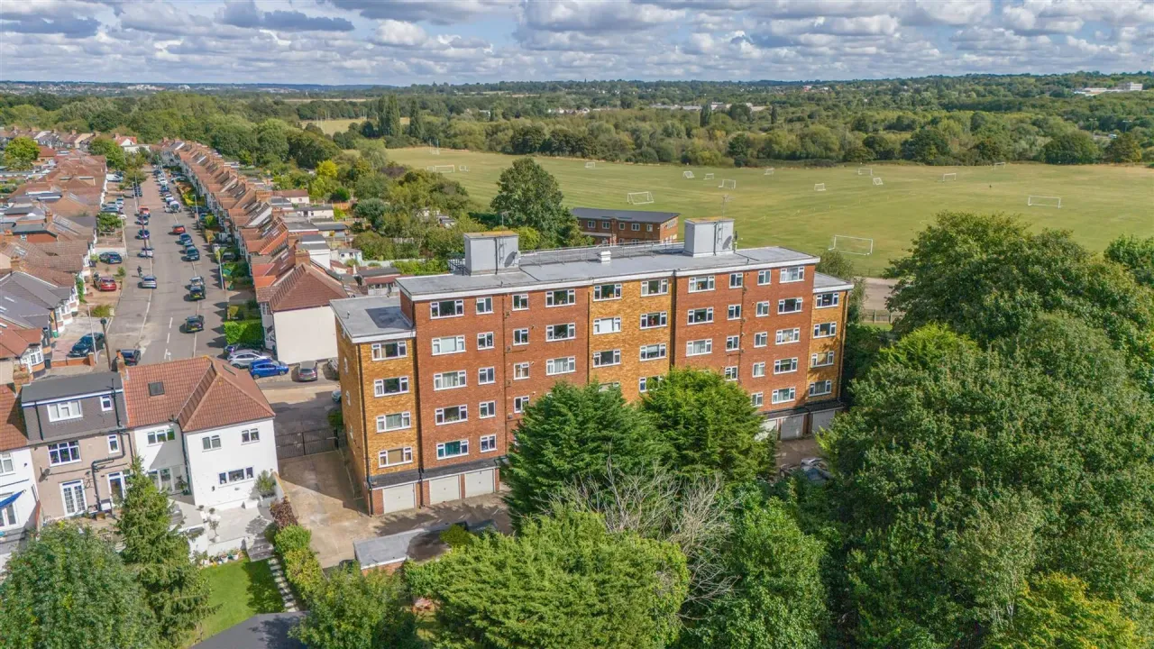 Durham Avenue, Woodford Green, IG8, photo 26