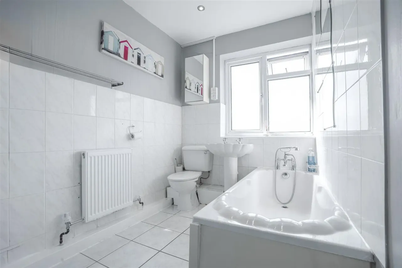 Durham Avenue, Woodford Green, IG8, photo 20