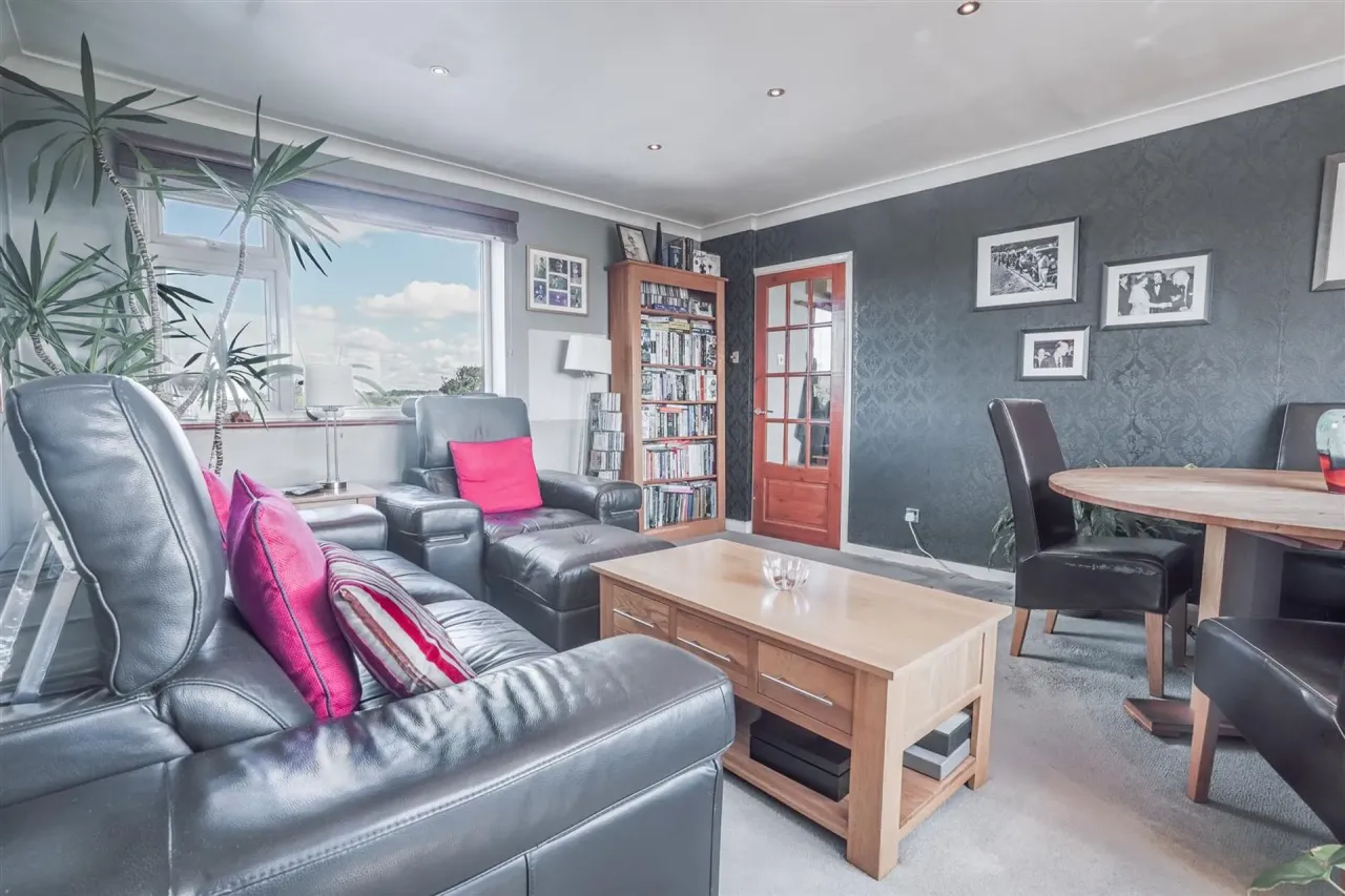 Durham Avenue, Woodford Green, IG8, photo 6