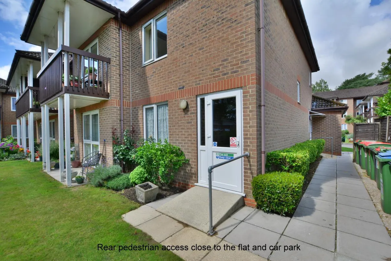 St Marys Mews, BH22, photo 3