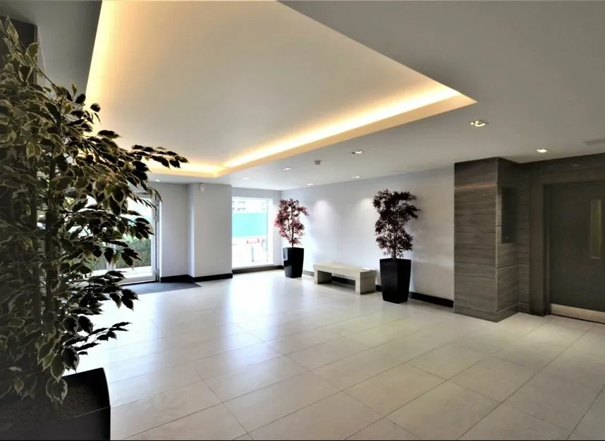 East Drive, Hendon, NW9, photo 12