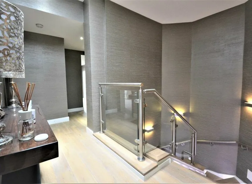 East Drive, Hendon, NW9, photo 11