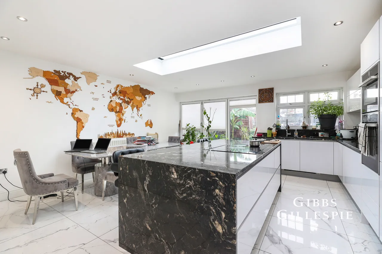 7 bed house to rent, Tangmere Gardens, Northolt Fees Apply, UB5