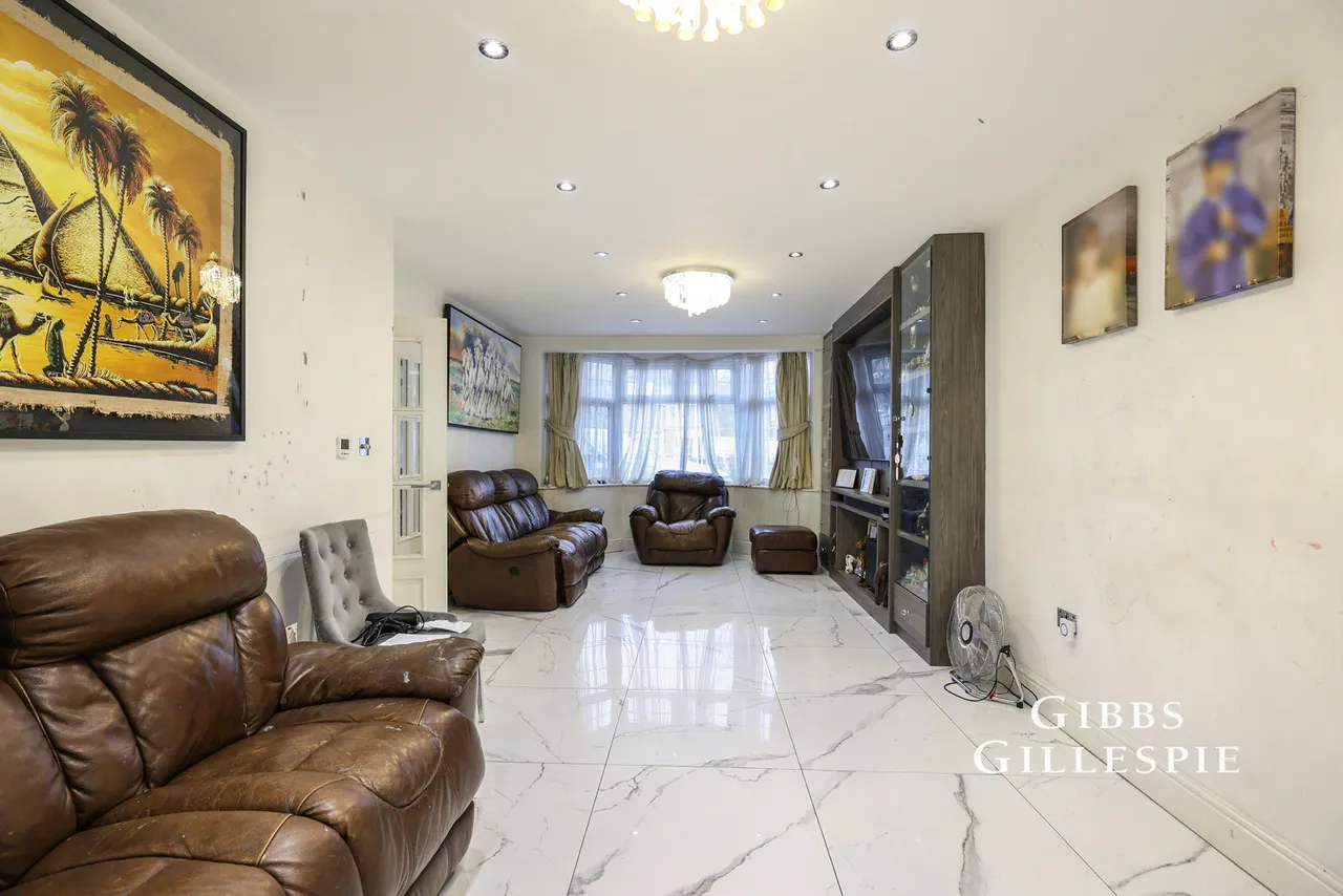 Tangmere Gardens, Northolt Fees Apply, UB5, photo 4