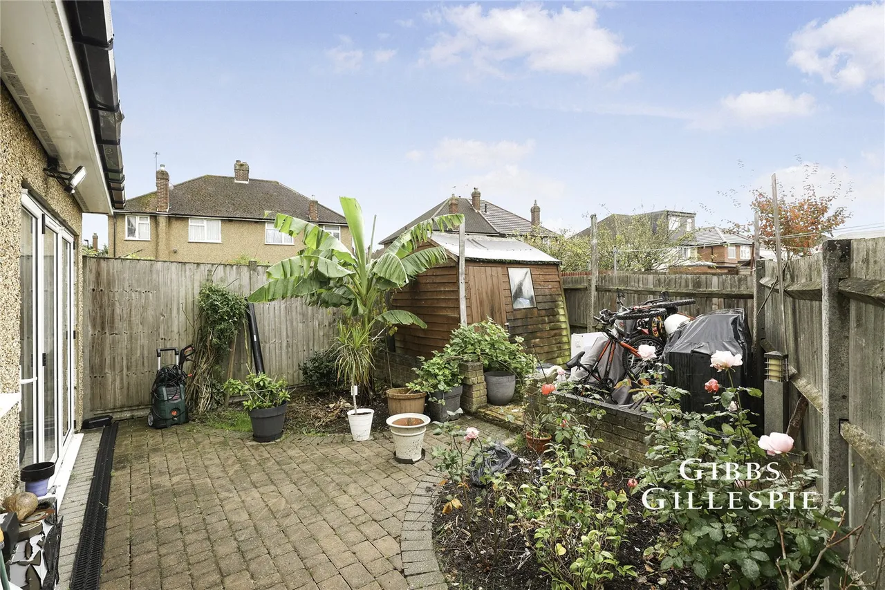 Tangmere Gardens, Northolt Fees Apply, UB5, photo 18