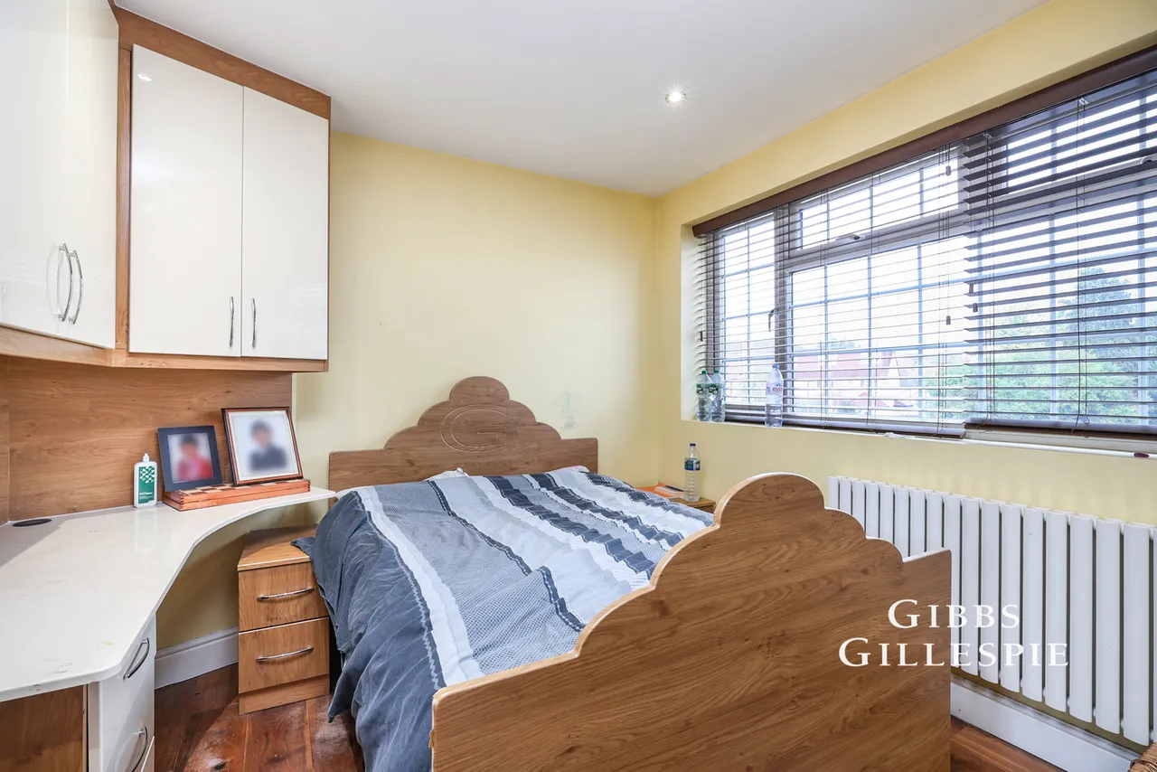 Tangmere Gardens, Northolt Fees Apply, UB5, photo 13