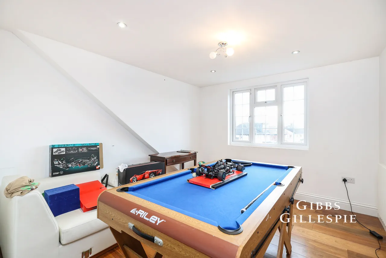 Tangmere Gardens, Northolt Fees Apply, UB5, photo 14