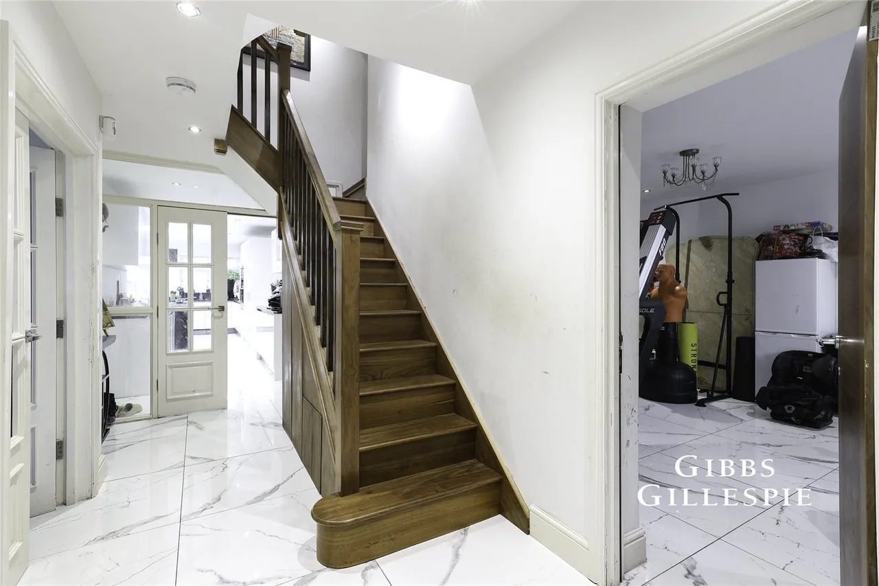 Tangmere Gardens, Northolt Fees Apply, UB5, photo 7