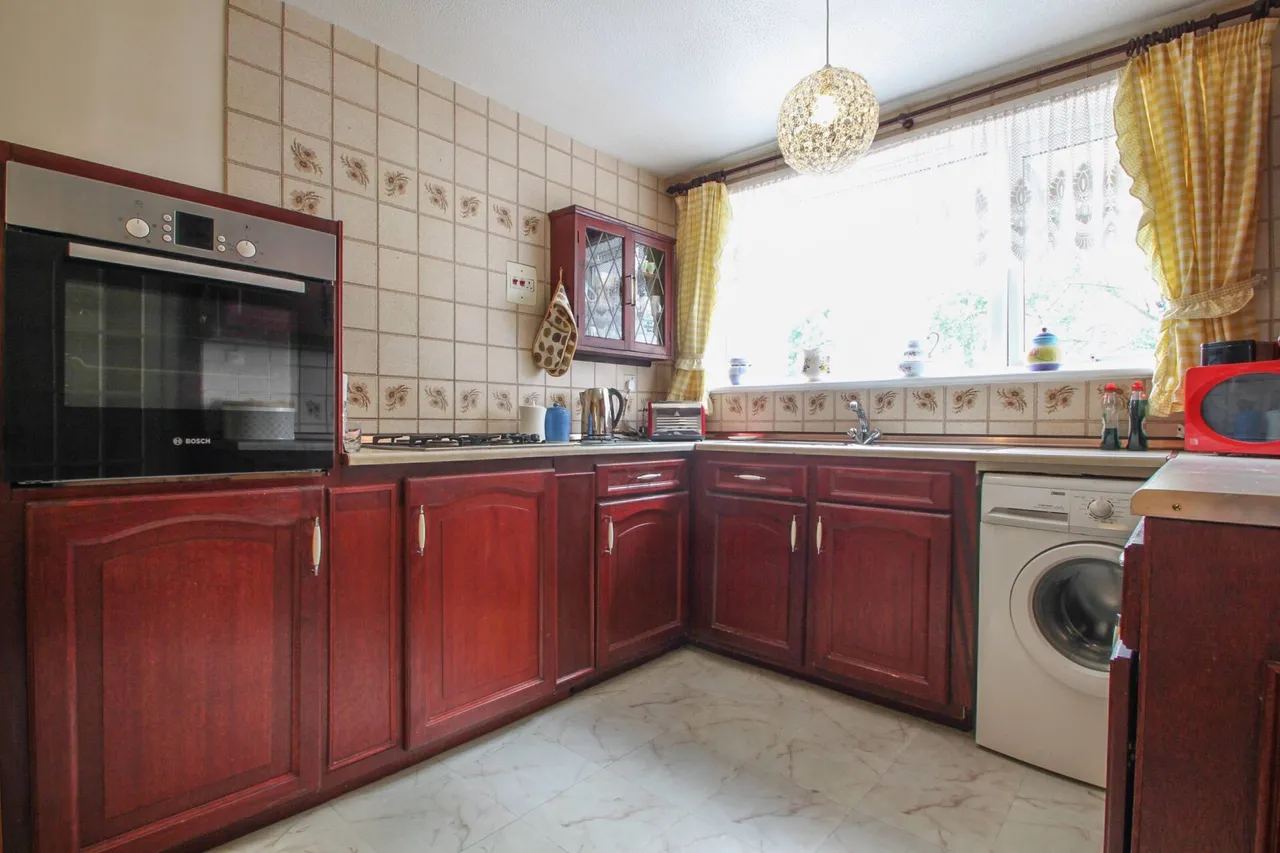 Invermore Place, London, photo 2